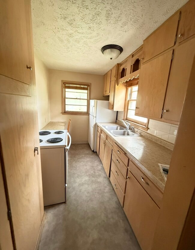 Photo - 1901 5 Plex Unit 5