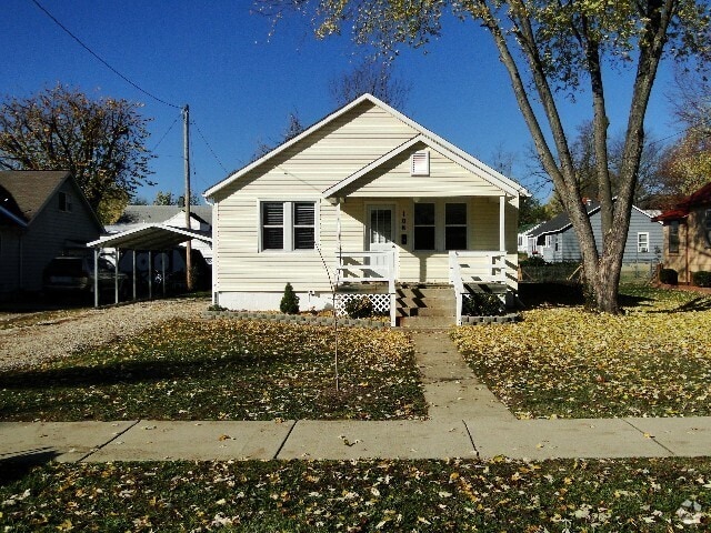 Building Photo - 108 S Oak St Rental