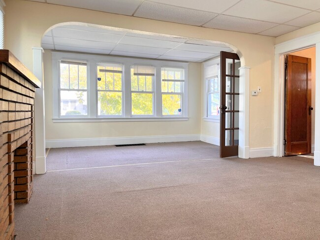 Building Photo - 253 Shirley Ave Unit 1- Lower