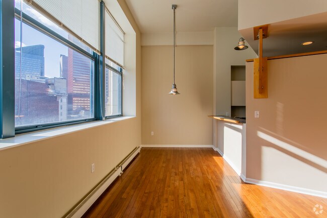 1BR, 1BA w/study - 984 SF - The Penn Garrison Lofts