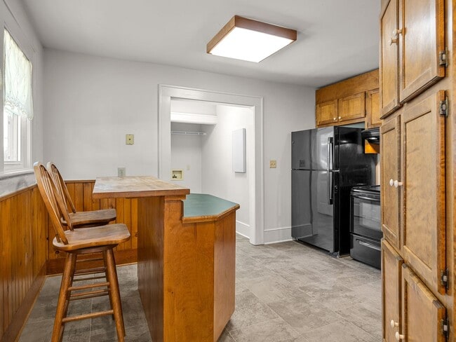 Photo - Spacious 3 BR, 2 BA Home, Screened Porch w...