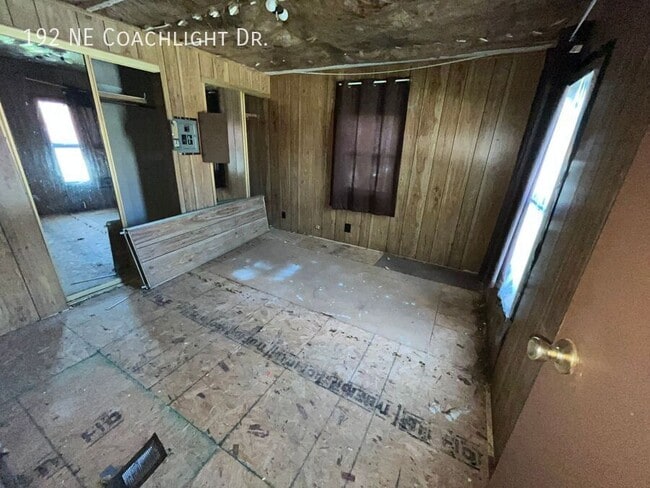 Photo - 192 Coachlight Dr
