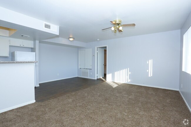 2BR, 2BA - 995 SF Living Room - Merlayne Apartments