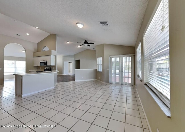 Photo - 1502 Overland Dr