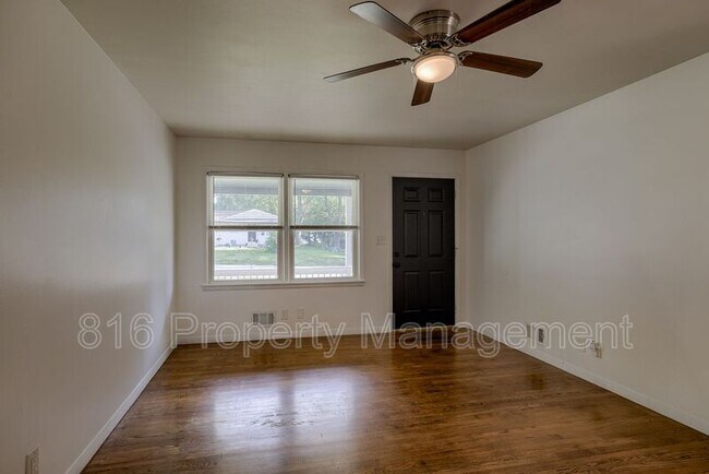 Photo - 607 SE 4th St Unit 1/2