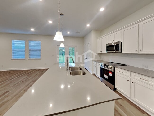 Photo - 27192 St Andrews Ave