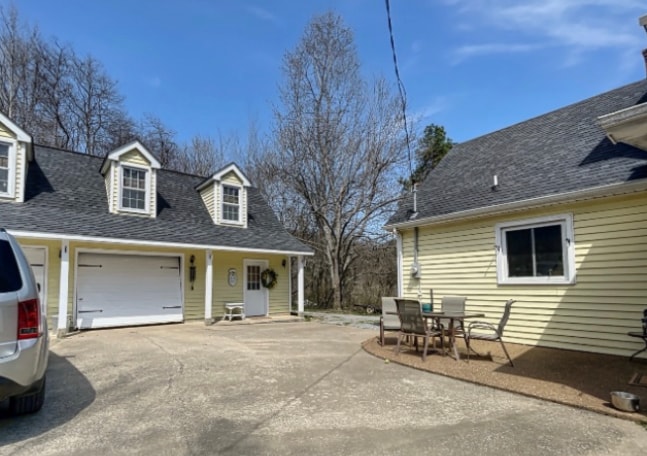 Photo - 2228 Baker Rd