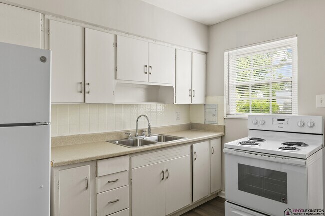 Photo - 541 Sheridan Dr