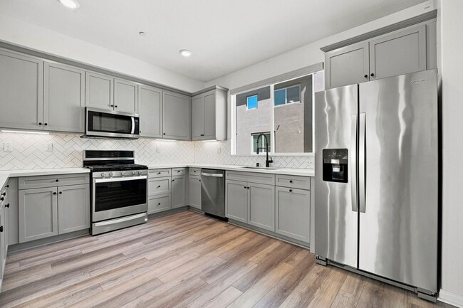 14053 Spurlock Ln Unit 4
