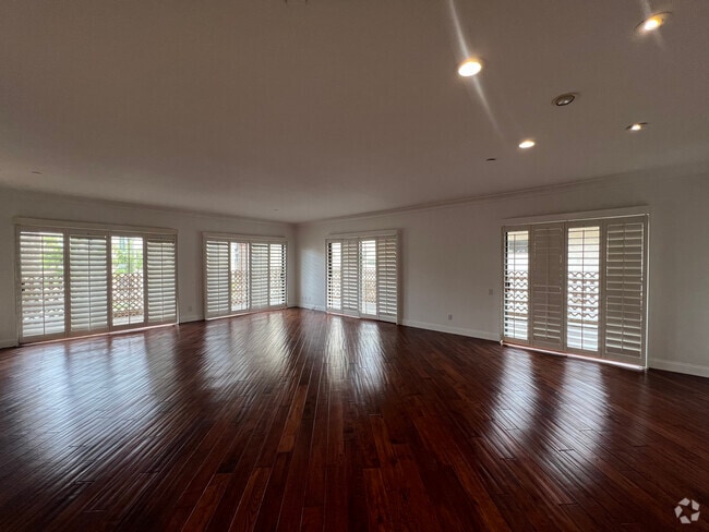 Building Photo - 512 Esplanade Unit 204 Rental