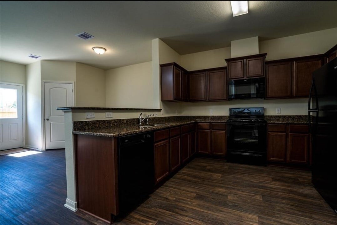 Photo - 212 Autumn Berry Ln