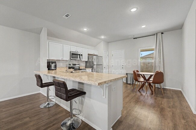 Photo - 946 E Sparrow Cir