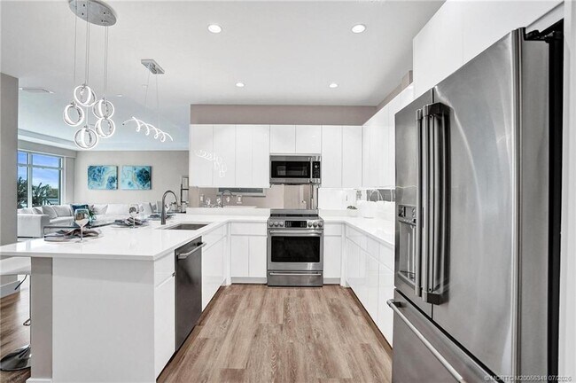 Photo - 41 SW Seminole St Unit Apt #310