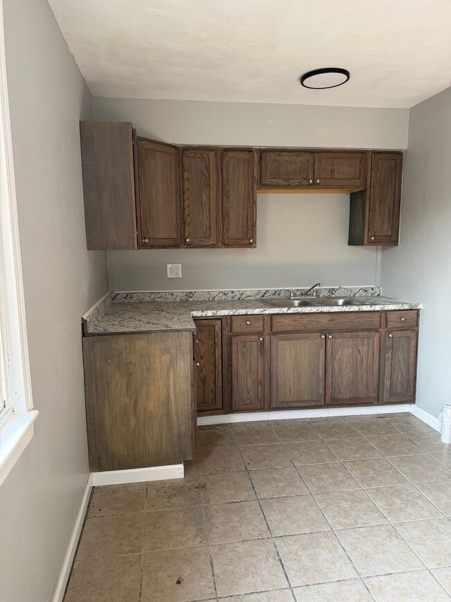 Photo - 2905 Fairmount St NE