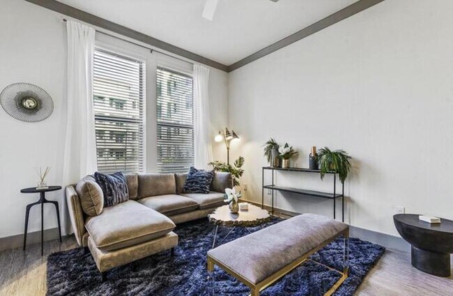 Photo - 1890 Mercer Pkwy Unidad c1