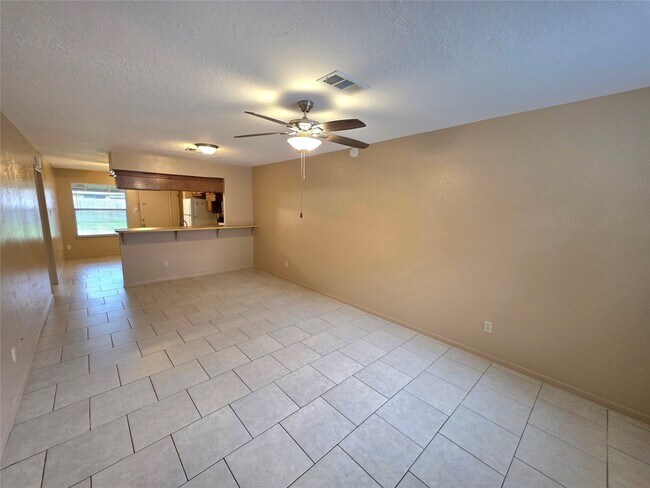 Photo - 1617 Hazelwood St Unit B