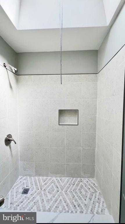 Photo - 7806 Summerdale Ave