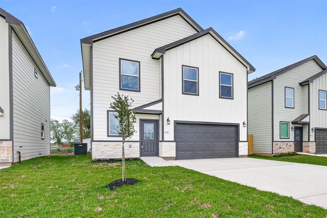 Photo - 418 N 4th St