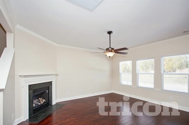 Photo - 1716 Hartford Ln