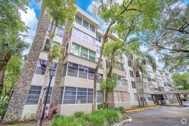 Building Photo - 6500 Cypress Rd Unit 408 Rental