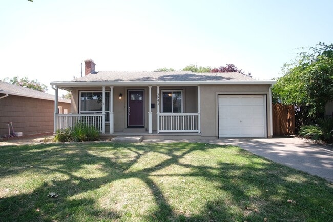 Building Photo - Charming 3-bedroom, 1-bathroom in Sacramento. Rental