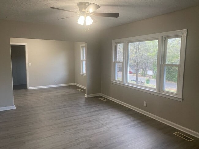 Photo - Move in Special!!!! 3/1 Home with bonus room!