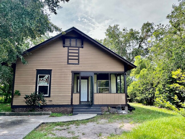 NICE 3BR/1BA Lakeland Home w/Large Covered... - NICE 3BR/1BA Lakeland Home w/Large Covered...