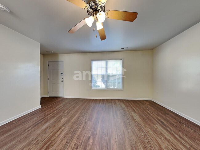 Photo - 103 Wolf Creek Ln