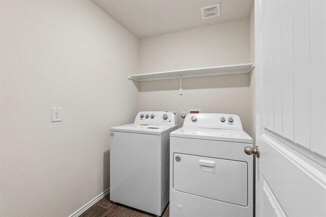 Photo - 280 Granary Dr