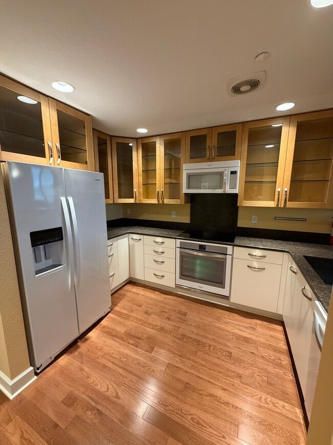 Photo - WONDERFUL COLUMBIA SHORES CONDO! Unidad 420