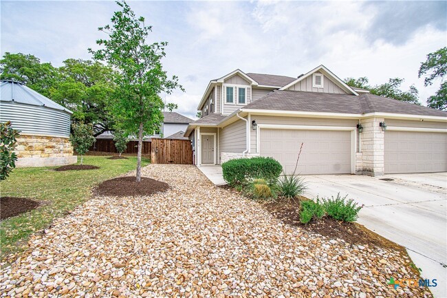 Building Photo - 611 Parkline Dr