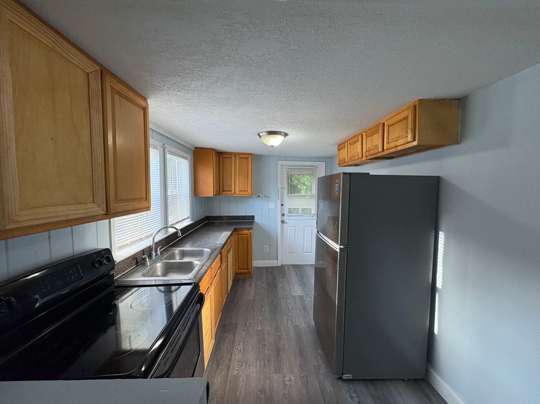 Photo - 1423 Licht St