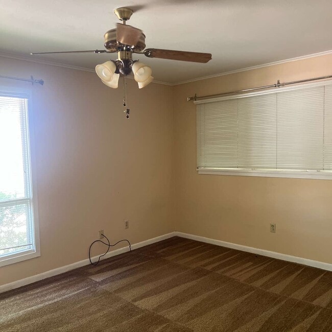 Photo - 918 Robert St