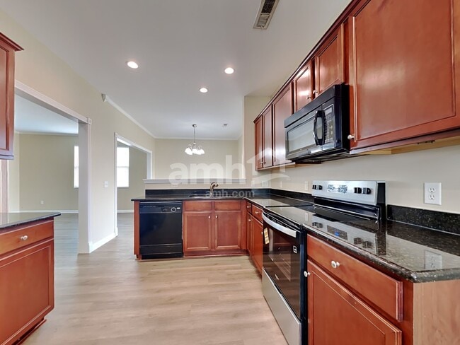 Photo - 4828 Pitkin Ave