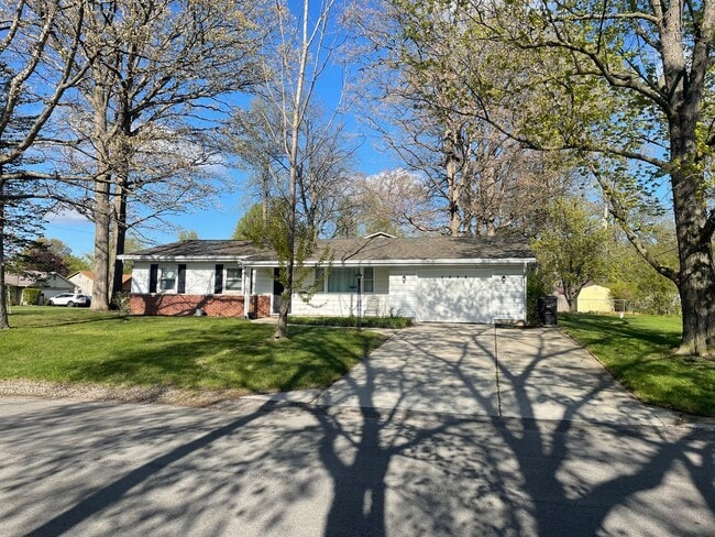 Photo - 3020 Beacon St