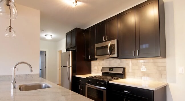 Photo - 2209 W Eastwood Ave Unit 3