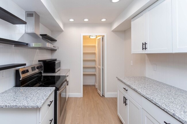 Photo - Beautiful Townhome in Central Colorado Springs!