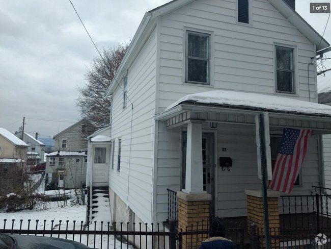 Building Photo - 3BR with Eat in Kitchen, Fenced Yard Rental