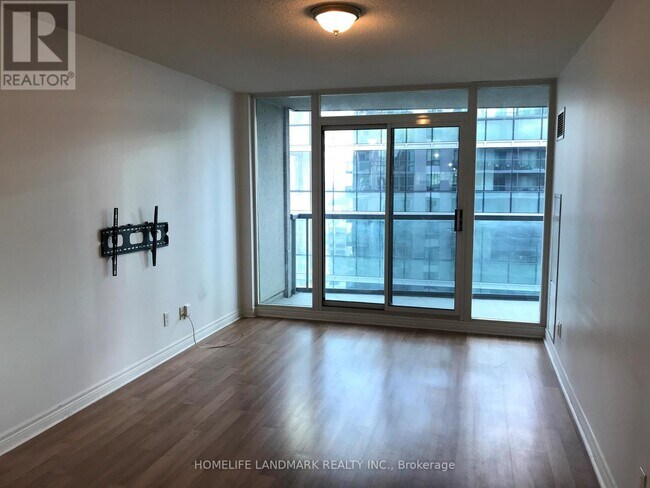 Photo - 30 Grand Trunk Crescent Unit 3607