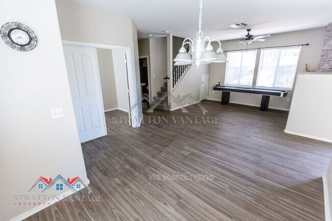 Photo - 2185 N Mosley Dr