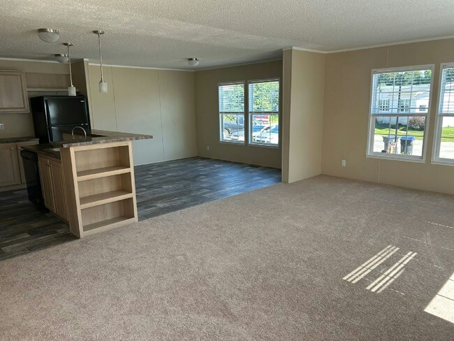 Photo - 49580 Linden St