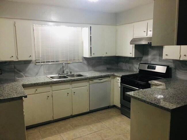 Photo - 513 Cypress Dr