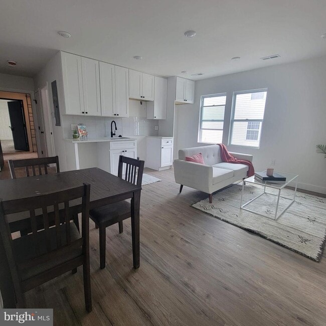 Photo - 324 61st St NE Unit 4