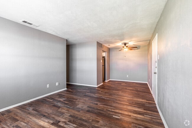 Interior Photo - Weston Corsicana Rental