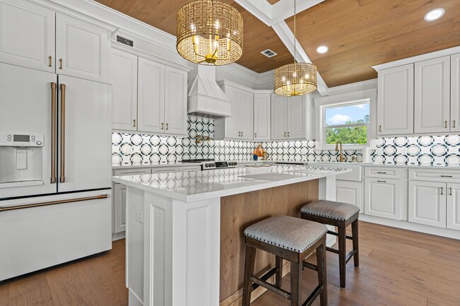 Photo - 202 NE 2nd Ave