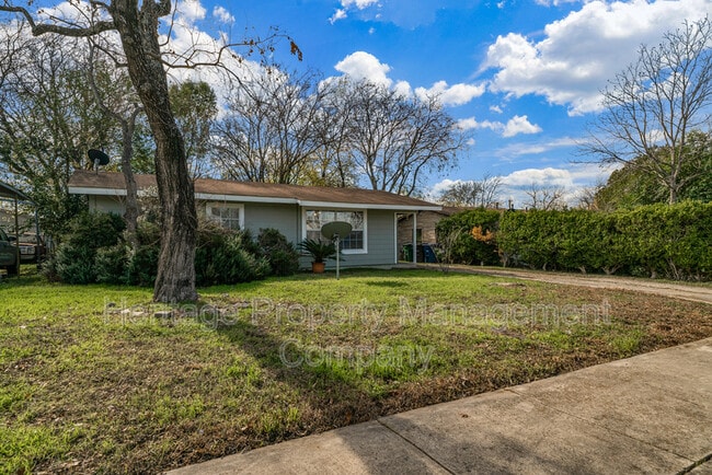 Building Photo - 1222 W Thorain Blvd Rental