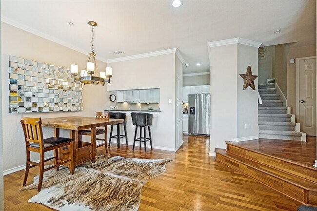 Photo - 6004 Auburndale Ave Unidad E
