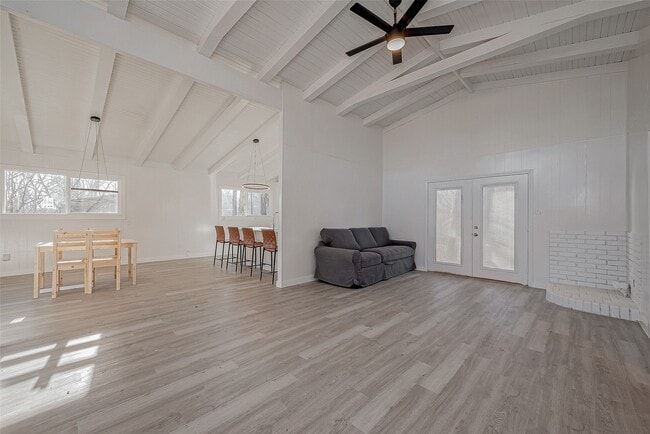 Photo - 492 Trinity Rd