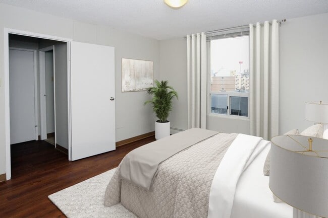 Photo - Aldrin House