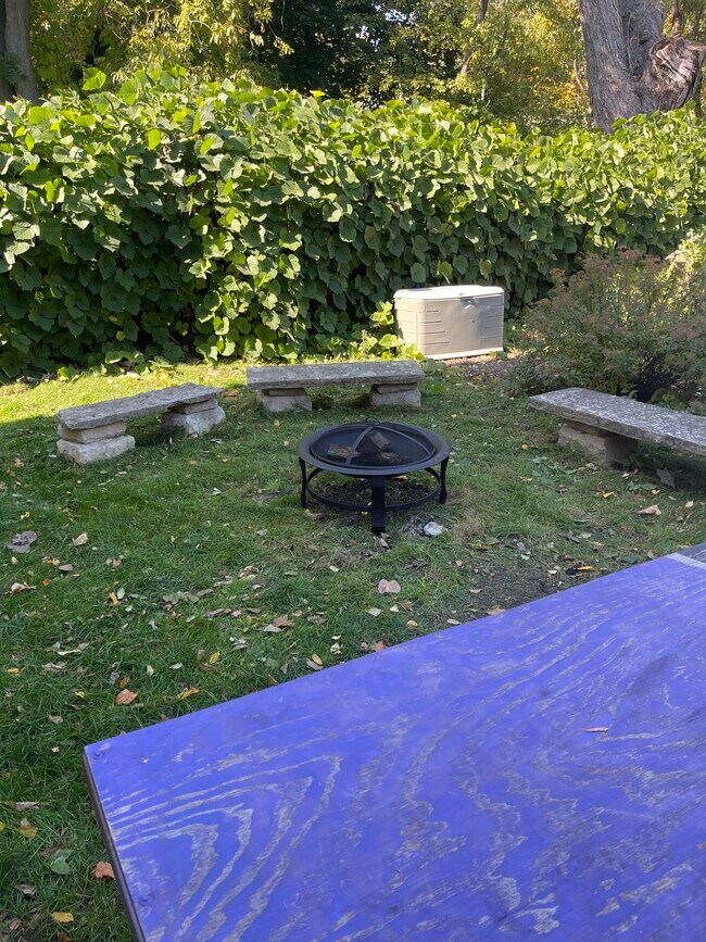 829 Simpson St Apartments For Rent in Evanston, IL